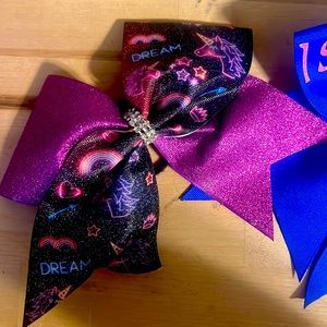 Cheer bows